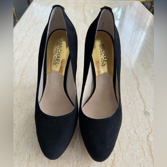 Michael Kors York Suede Pumps - Picture 7 of 7